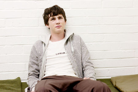  I'm sorry but really........ who else agrees that this is only worth watching because of Logan lerman (Simon)
