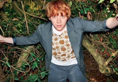  I think part of what he's got going for him is that "cool factor", tu know? It's understated and subtle, but there's just something so [i]cool[/i] about Rupert Grint. Plus, like it's been pointed out, he's so funny and down to earth. And I don't think he's hard on the eyes at all ;)