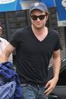  Robert looks great in black agreed oder not??????