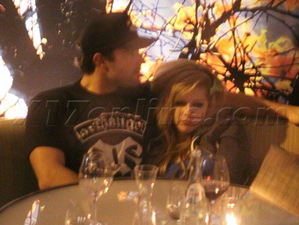  Avril and Brody at con trăn, boa
