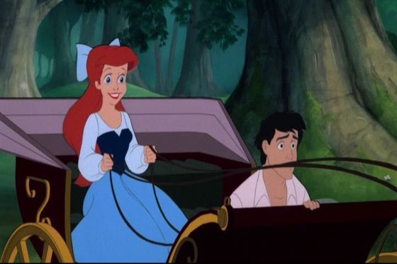  A hilarious moment where Ariel got to ride the carriage and nearly killing Eric LOL