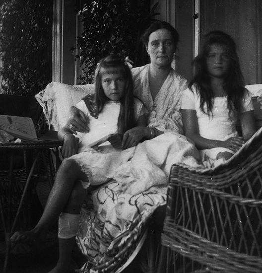  Anastasia, Alexandra and Maria