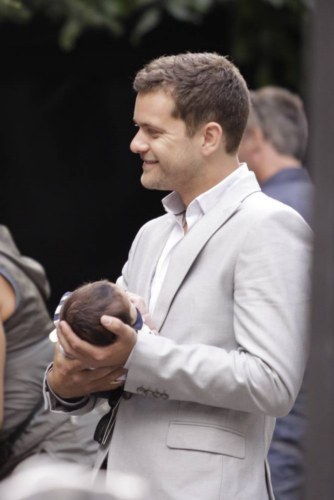  A baby on Fringe ! I just hope we don't see Walter playing with any baby guts