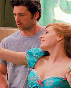  Amy Adams with Patrick Dempsey in Enchanted(2007)