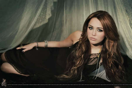 Miley "Can't Be Tamed" SHE RULES!