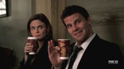 i think this is in season 2..not sure

next: bones in 1x12 the super hero in the alley, saying to b