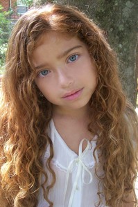  I think my daughter would be a perfect older Renesmee. She only needs contacts.