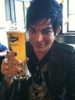 2441 fans!
and a huge glass of whine for adam ♥