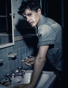  Klaus has to be Xavier Samuel! Christy, Sara, and I already figured this one out a few weeks ago. xD