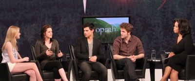 LOL I Love his face =D 
Next Pic: Taylor At the Regis and Kelly show :] 