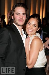  Name: Carrie Image: Minka Kelly/Taylor Kitsch Text: none Other: light, not dark. (Sorry for all th