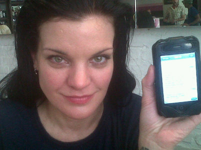  Pauley Perrette has spent the last few days trying out her new Twitter account and doing a fundraiser