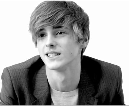  OMFG! look at this foto of alexander watson! does he look familiar to you: Do anda think he will be