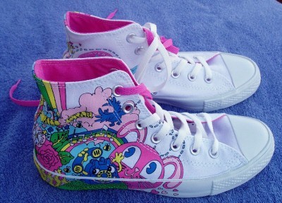 I fell in love whit this pair of converse that were listed on Ebay, but unfortunately the seller didn