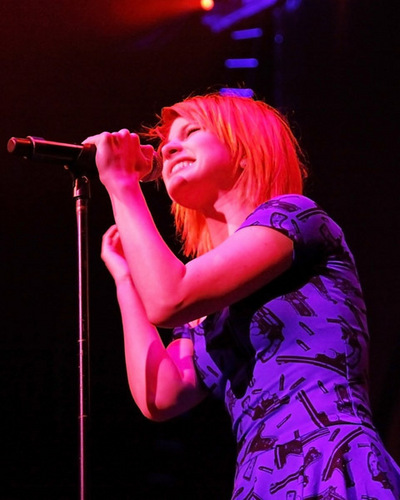  Hayley pag-awit With Weezer - Untagged