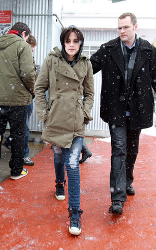  Kristen Braves the snow at Sundance