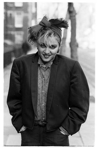  마돈나 photographed 의해 Joe Bangay in 런던 (1983)