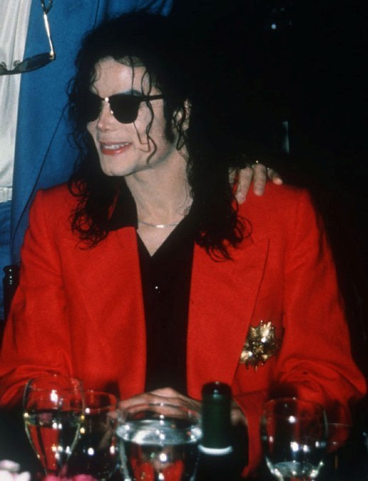 Michael-Jackson-michael-jackson-10058928-519-678.jpg