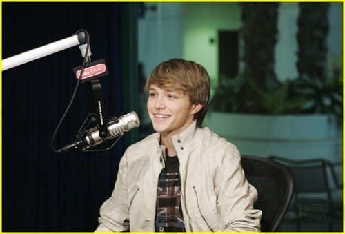  Sterling Knight - Take Over - Radio डिज़्नी
