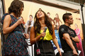 Cast at Glee Mall Tour - glee photo