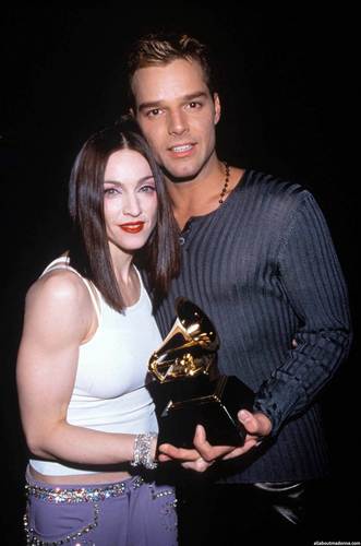  マドンナ with Sheryl Crow, Shania Twain and Ricky Martin at the Grammy Awards (February 24 1999)