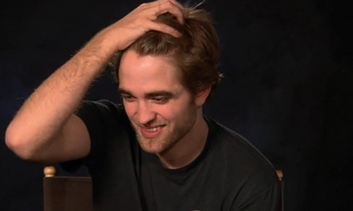  Robert Pattinson Screencaps from Remember Me fan Q&A