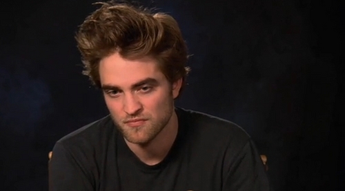  Robert Pattinson Screencaps from Remember Me fan Q&A