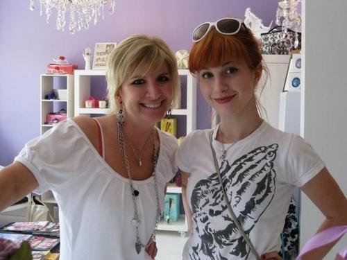  Hayley and mom