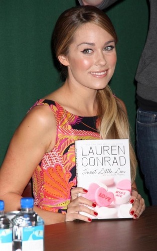  Lauren promoting 'Sweet Little Lies' at Barnes & Noble (Feb 3)