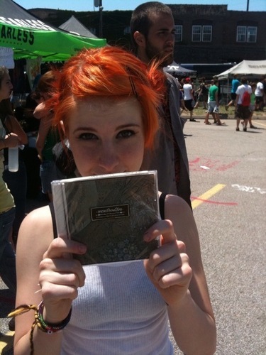  Old / New Picure Of Hayley