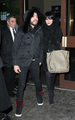 Pete Wentz and Ashlee Simpson at Madison Square Garden (Feb 3) - celebrity-couples photo