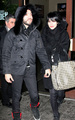 Pete Wentz and Ashlee Simpson at Madison Square Garden (Feb 3) - celebrity-couples photo
