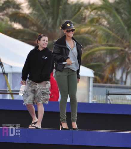  Rehearsals for the Pepsi and VH1 Super Bowl 粉丝 果酱 in Miami - February 3, 2010