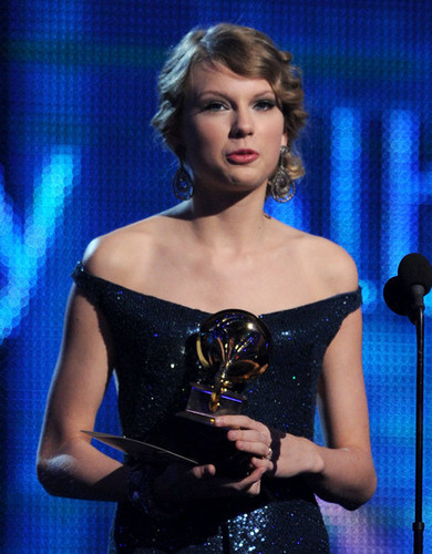  Taylor On Grammy Stage