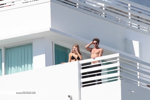  Blake and Chace at the balcony of Fontainebleau Hotel