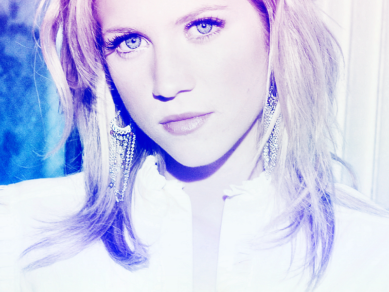 brittany snow wallpaper. Brittany Snow