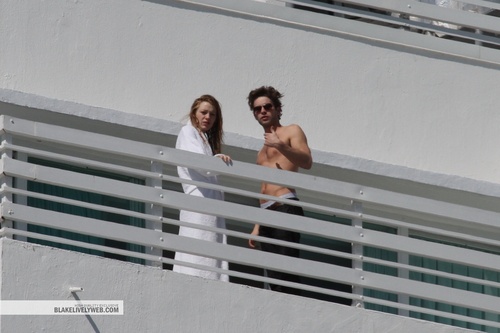  Chace and Blake at the balcony of Fontainebleau Hotel