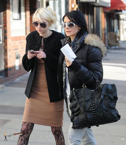 Jan 20: Filming 'Gossip Girl' in Astoria, Queens - NYC