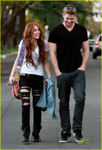 MILEY FEB.7 SUNDAY OUT WITH LIAM!!