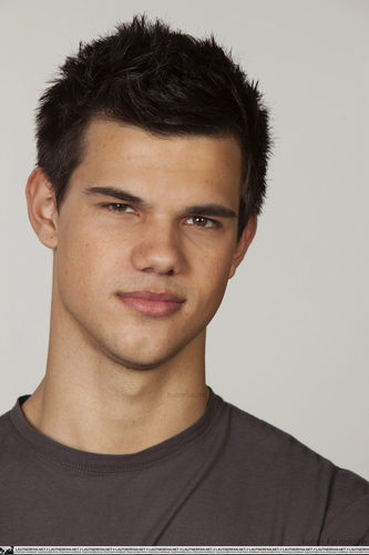 Taylor Lautner - Valentine's Day Portraits