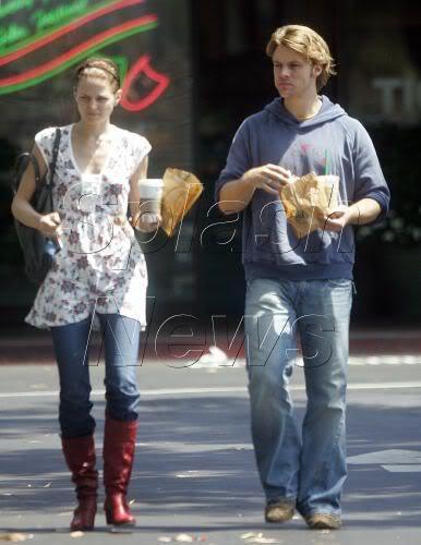 2006 - with Jesse Spencer picking up a morning coffee at Beverly Hills Starbucks - 16.08