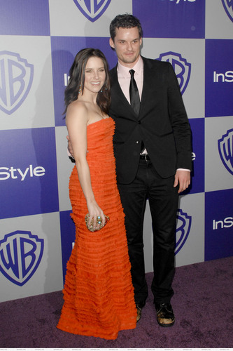  Austin Nicholls and Sophia গুল্ম at 11th Annual Warner Brothers And InStyle Golden Globe After-Party