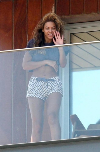  Beyoncé at a hotel in Brazil (Feb 8)