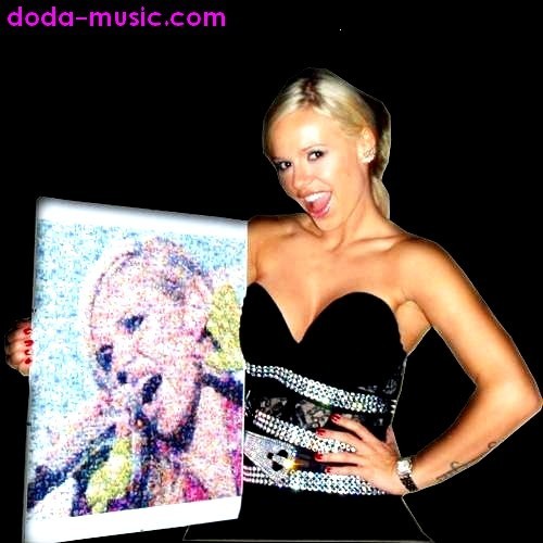 Doda and a gift from us fans. | Happy B'day Queen!