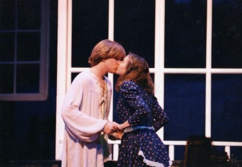  Little adam चुंबन a girl in a school musical