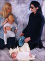 Mike,Rebbie & children - michael-jackson photo
