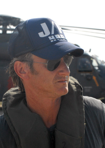  Sean Penn in Haiti