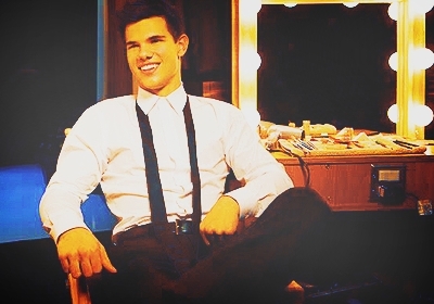  Taylor Lautner Banners