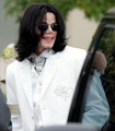 DONT YOU JUST LOVE THIS BEAUTIFUL PERSON? :D<3 HE DRESSES SOOOO WELL OMG! SEXY DRESS SENSE!!!!!!<3 - michael-jackson photo