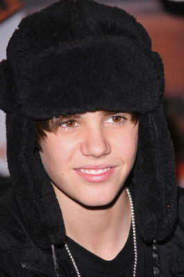  Events > 2010 > February 22nd - Justin Bieber Meets Фаны At Citadium In Paris